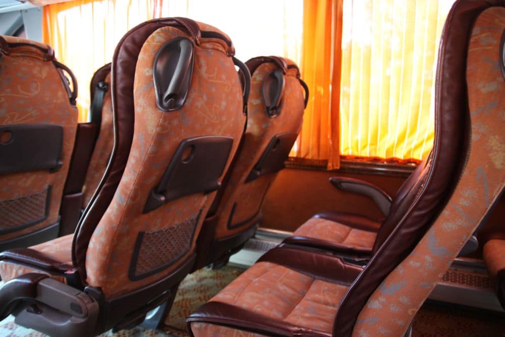 Szerokie siedzenia w irańskich autobusach VIP
