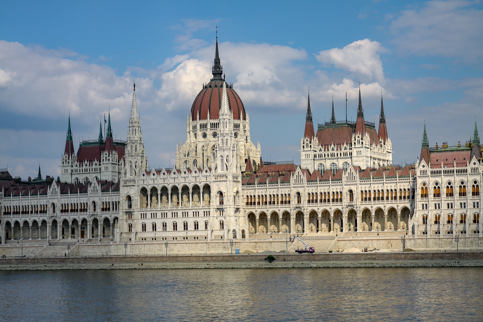 Gmach parlamentu. Główny symbol Budapesztu