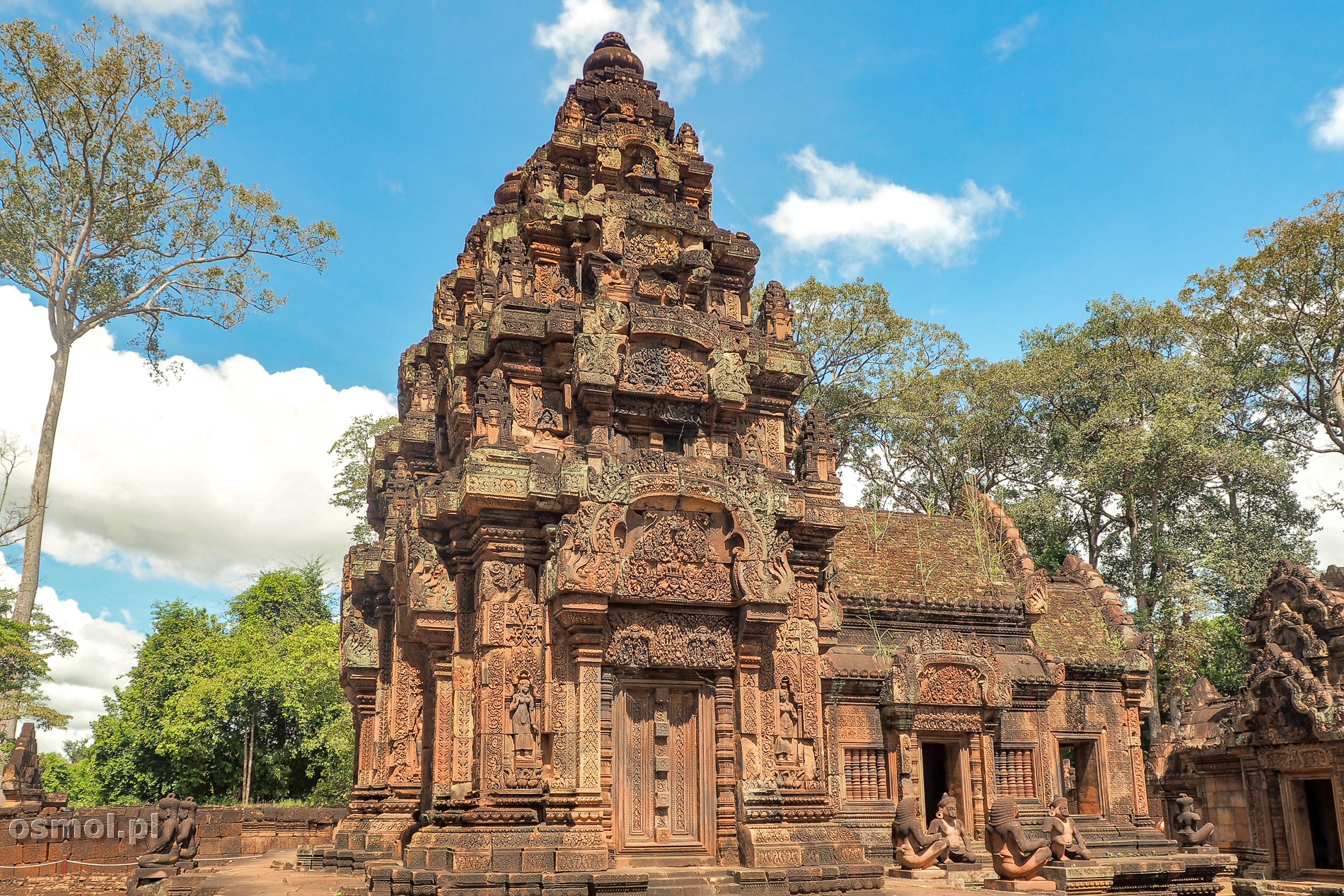 Banteay Srei w Kambodży zwana też Świątynią Kobiet.