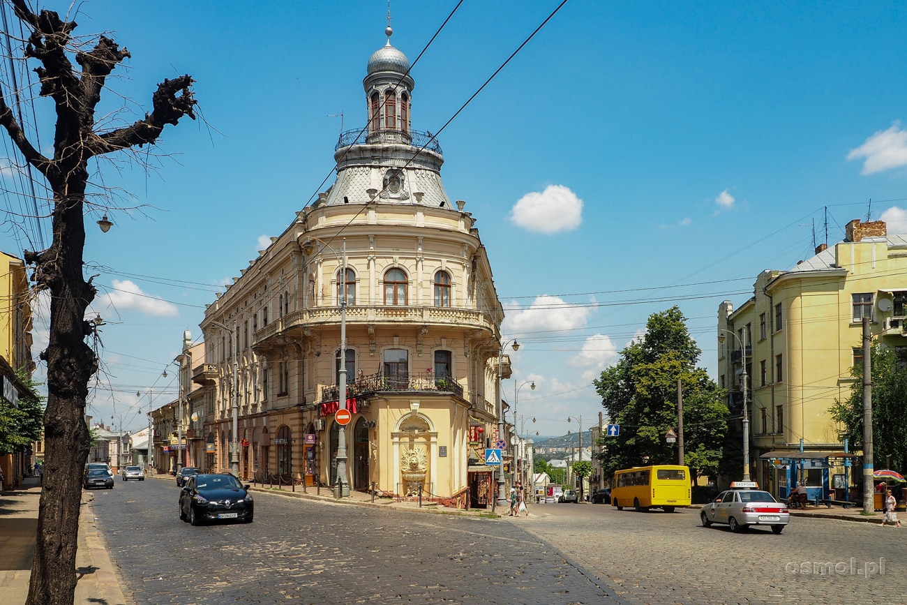 Dom Statek - jeden z bardziej charakterystycznych budynków w Czerniowcach