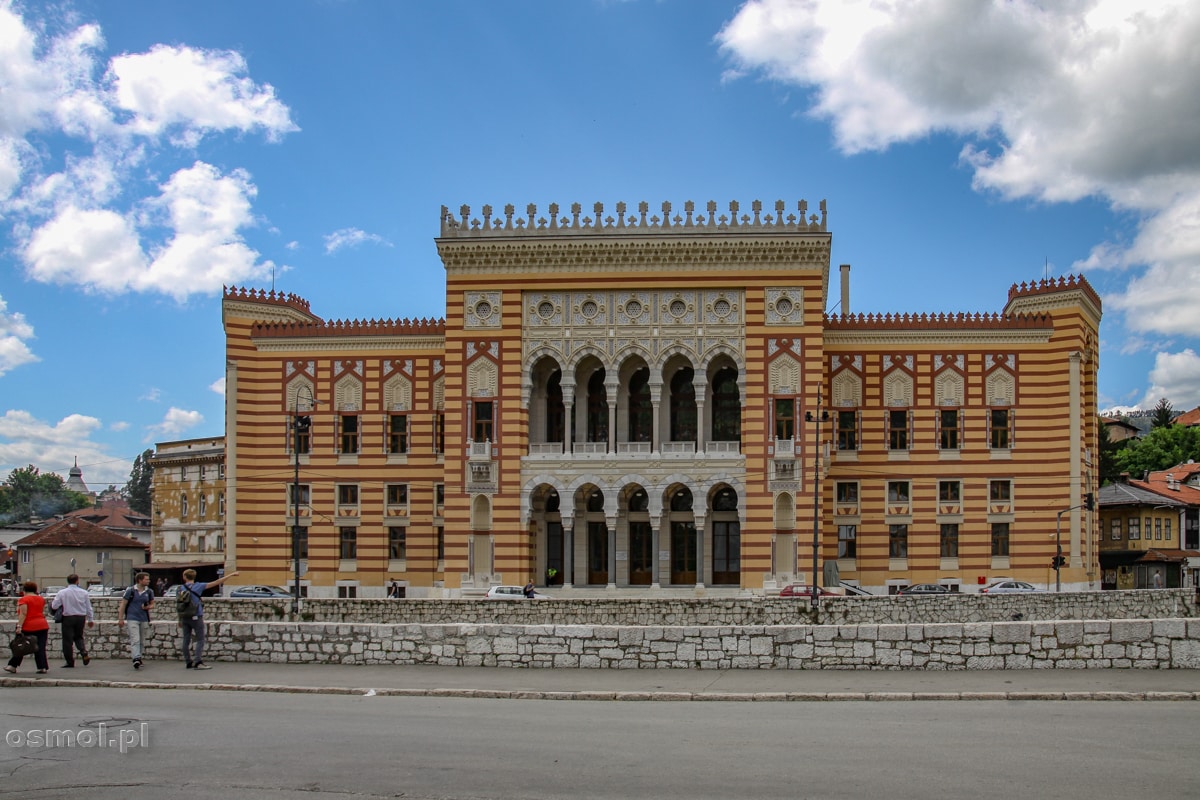 Ratusz w Sarajewie. Budynek, który przed wojną w byłej Jugosławii był biblioteką.