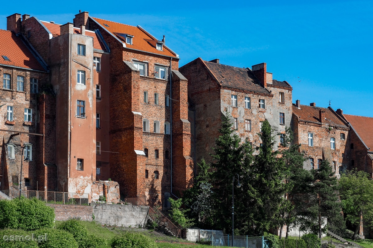 Część dawnych spichlerzy została zaadaptowana na domy mieszkalne