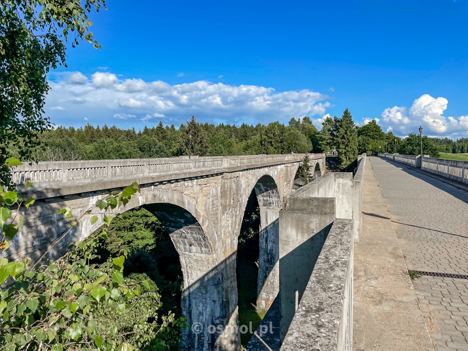 Widok na Mosty w Stańczykach z południowego mostu.