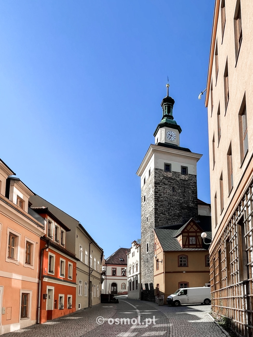 Dawniej było to podzamcze, dziś to miejscowość Loket