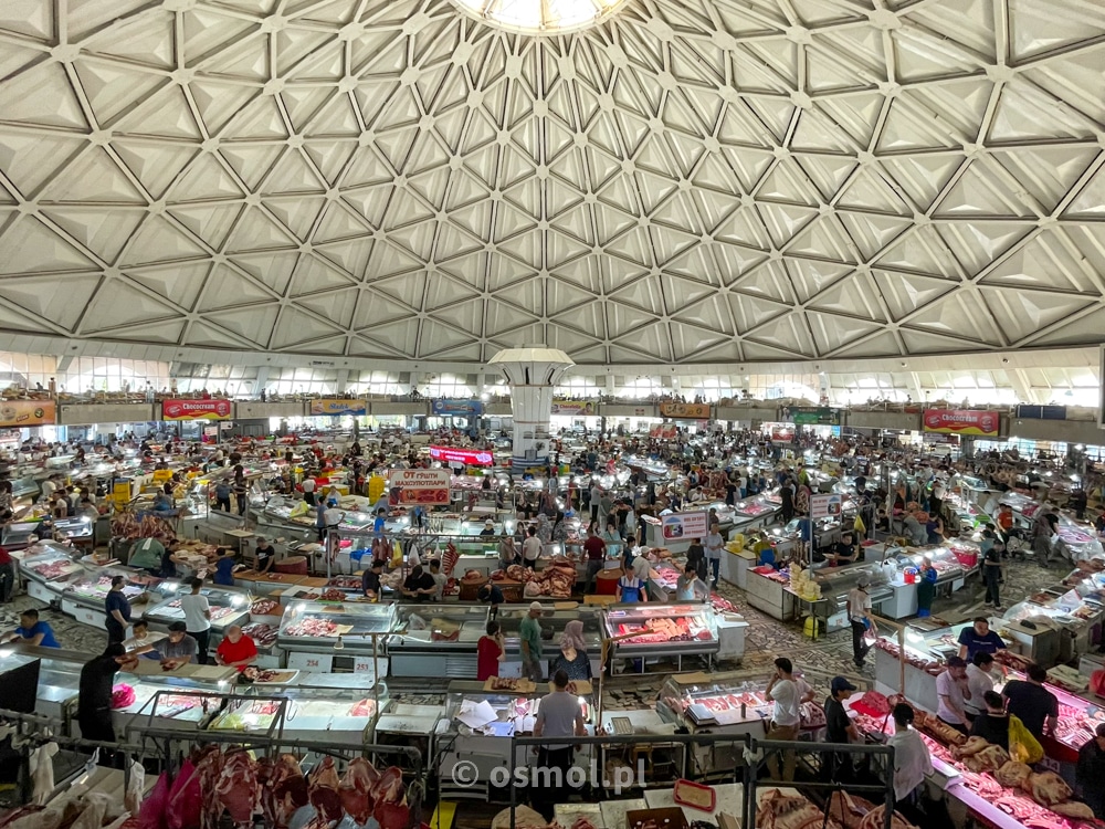 Wnętrze głównej hali targowej Chorsu Bazaar